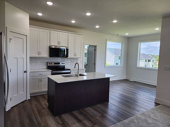 4th image of 808 Lakin Foundation Blvd