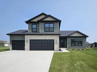 5104 Southview Dr, Lowell, IN 46356