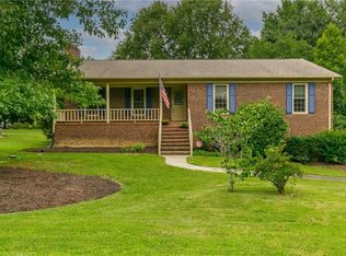 1418 McCuiston Dr, Burlington, NC 27215