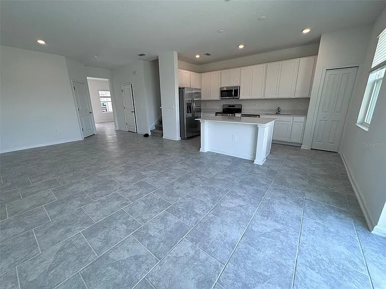 3133 Laurent Loop — Photo 9