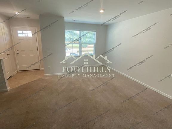 2nd image of 103 Nicklaus Dr