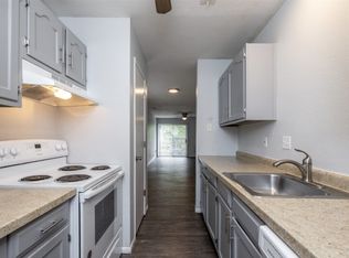 3930 SW Twilight Dr #121N, Topeka, KS 66614