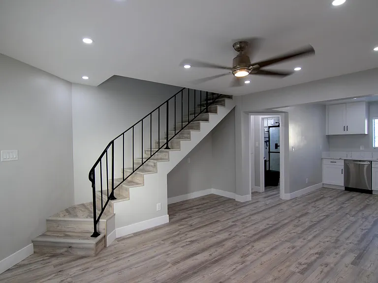 120 Roswell Ave #12 — Photo 35