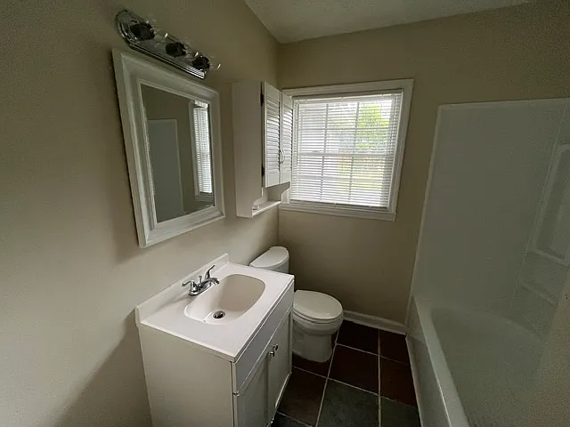 2435 Thrasher Ave — Photo 7