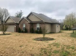 27 Kirkcaldy Dr, Bella Vista, AR 72715