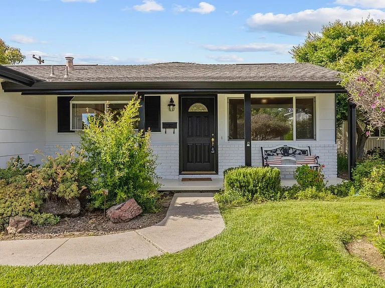 2506 Ardilla Ct — Photo 4