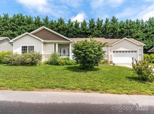 9 Farthings Dr, Arden, NC 28704