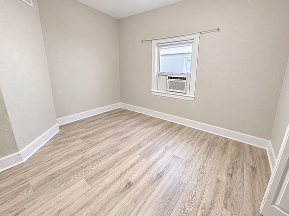 4th image of 3935 S Denley Dr