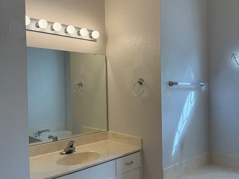 8013 SW 134th Loop — Photo 13
