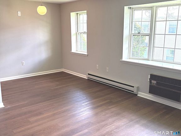 2nd image of 117 Shadow Ln APT B2