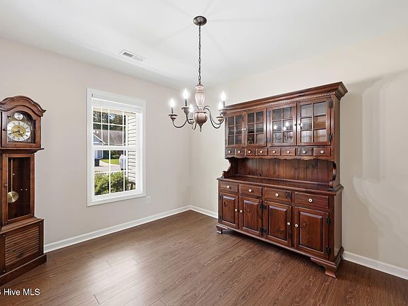 5th image of 3252 Austin Avenue