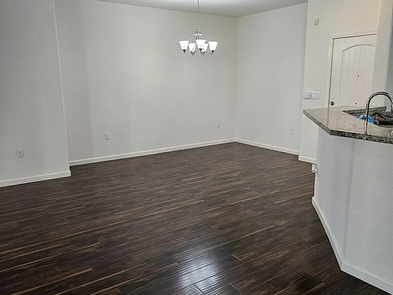 Diamond Creek Apartment — Photo 41