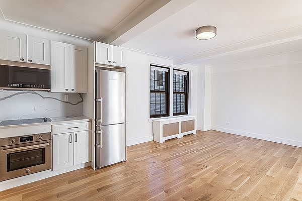 1st image of 25 E 67th St APT 5E
