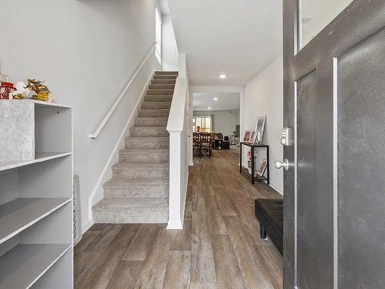 214 Ellie Way — Photo 3