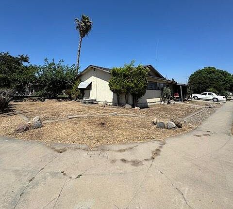 3rd image of 1482 E Walnut Avenue