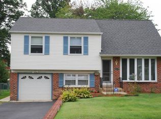 304 Melvin Dr, Brookhaven, PA 19015