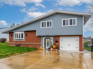 501 Blossom Ave, Campbell, OH