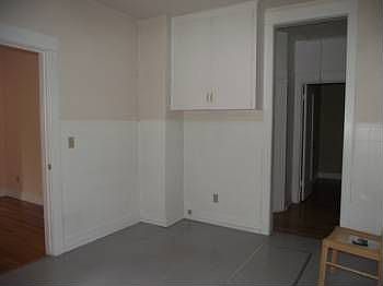 3rd image of 220 N Oakdale Ave
