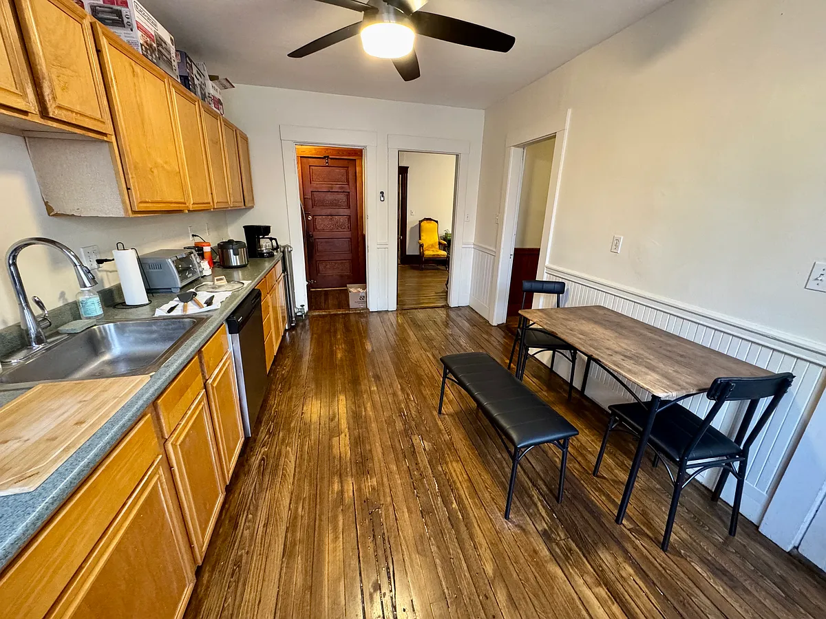 Building Photo - 15 Fairfield St #1