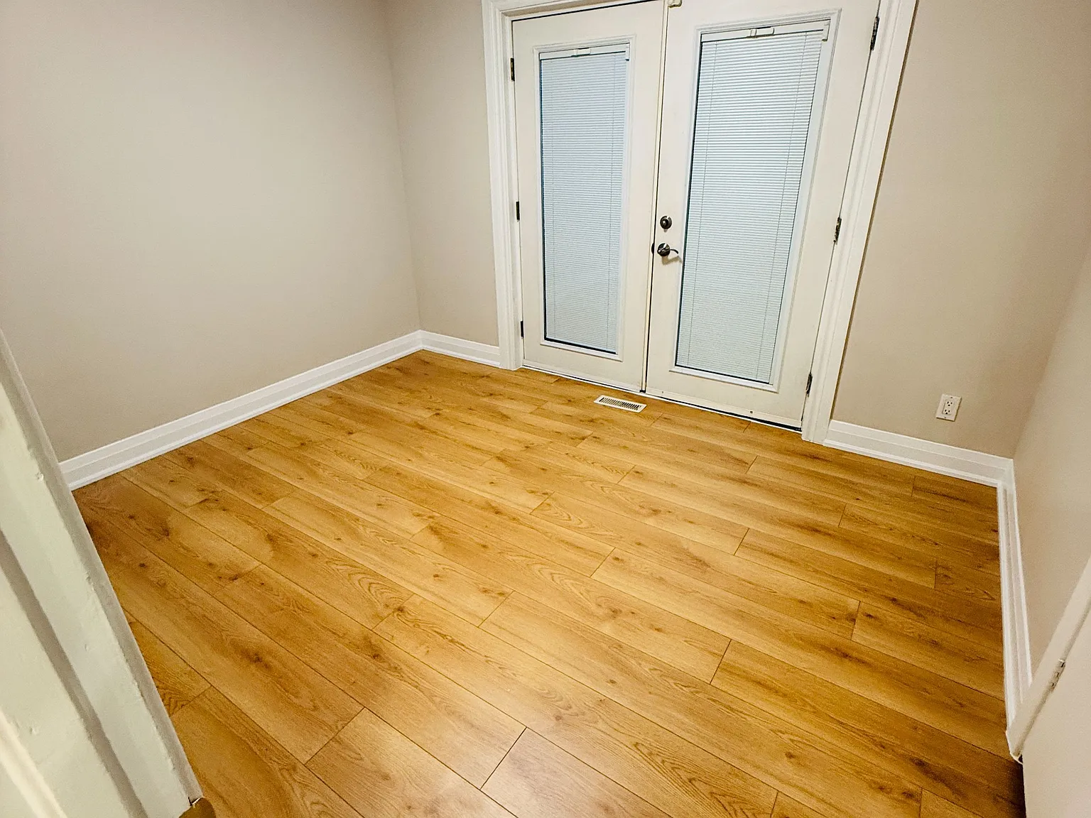 3 bed, $2,300 — Photo 2