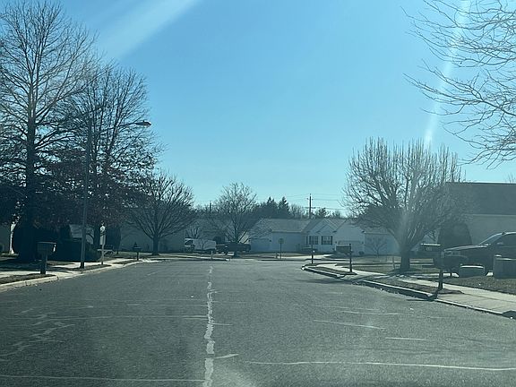5th image of 9 Ashley Dr