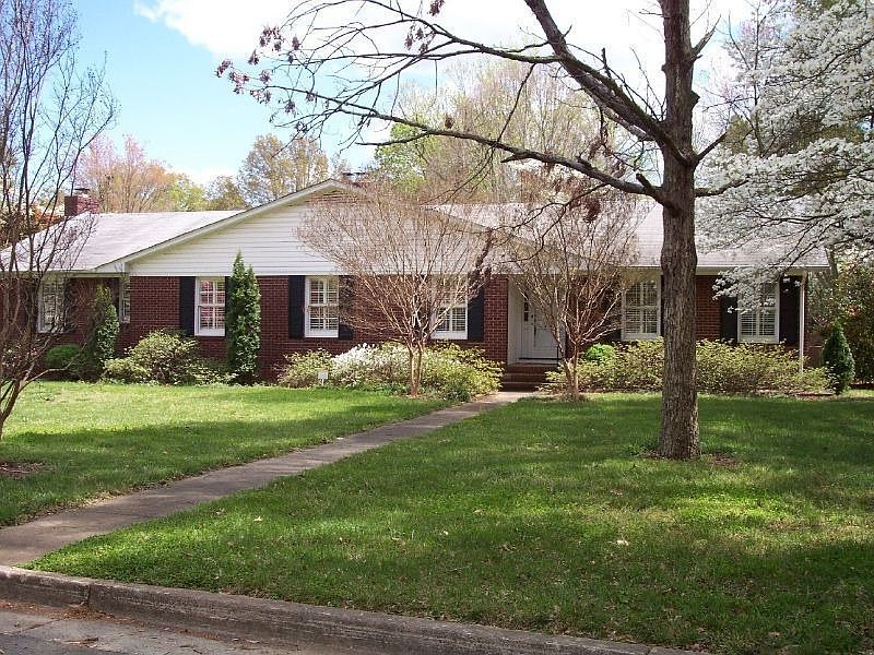 1st image of 976 Hawthorne Ln