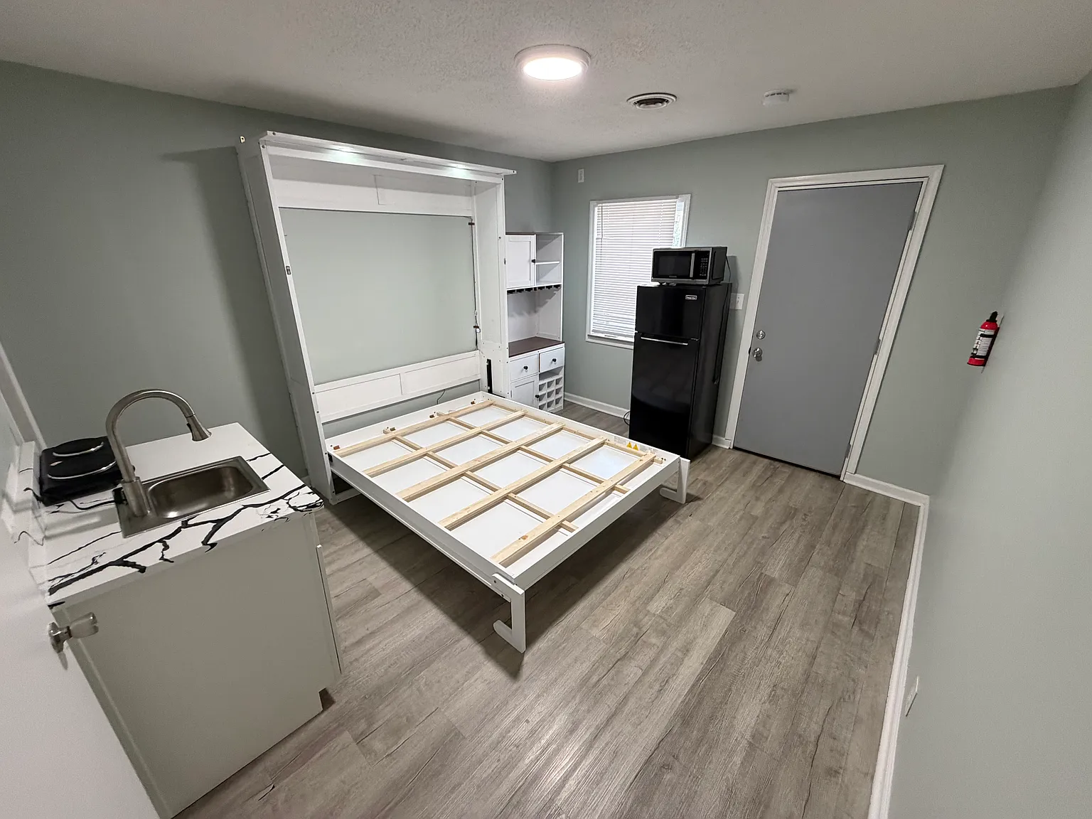 Studio, 220 sqft, $800 — Photo 1