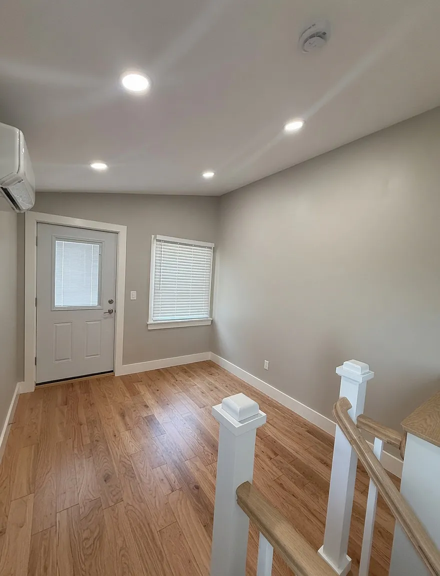 3 bed, 1000 sqft, $6,600 — Photo 4