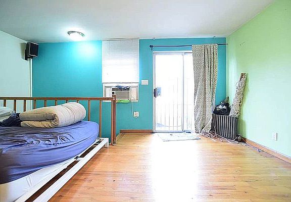 2nd image of 118 W 69th St APT 5A