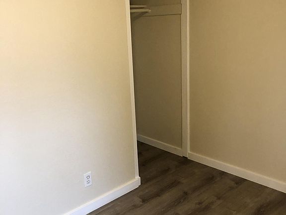 4th image of 23409 55th Ave W