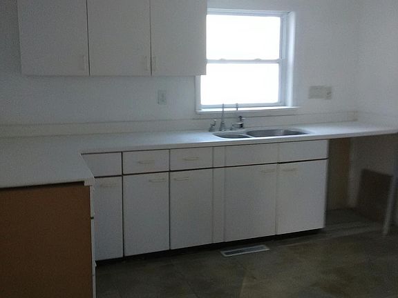 3rd image of 125 Bacon St