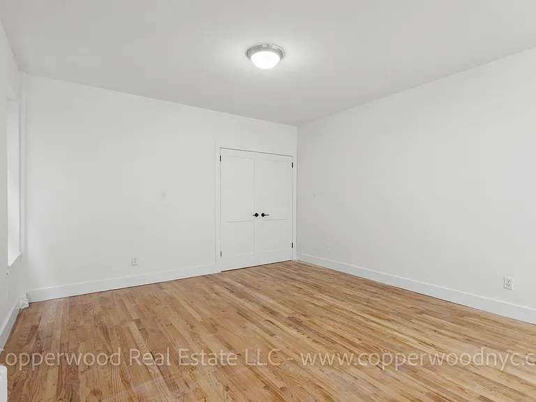 315 E 84th St #14 — Photo 5