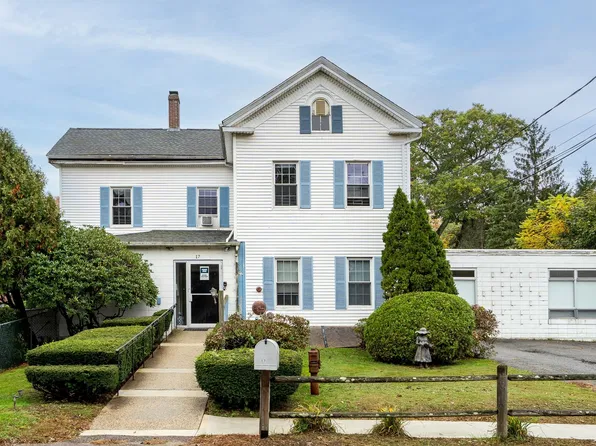 17 Holliston St, Medway, MA 02053
