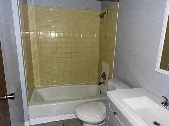 5th image of 11 Elm St APT 2