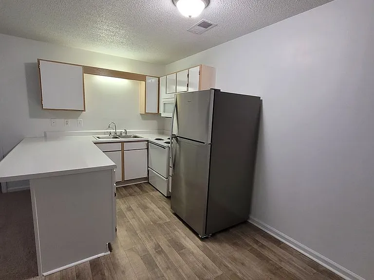 Arlington Apartments — Photo 107