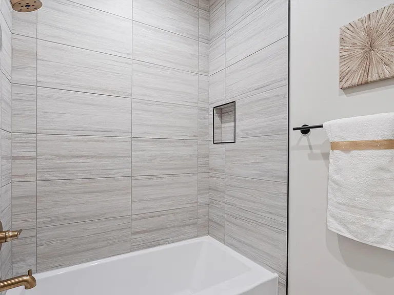 1642 E Monte Vista Rd #5 — Photo 17