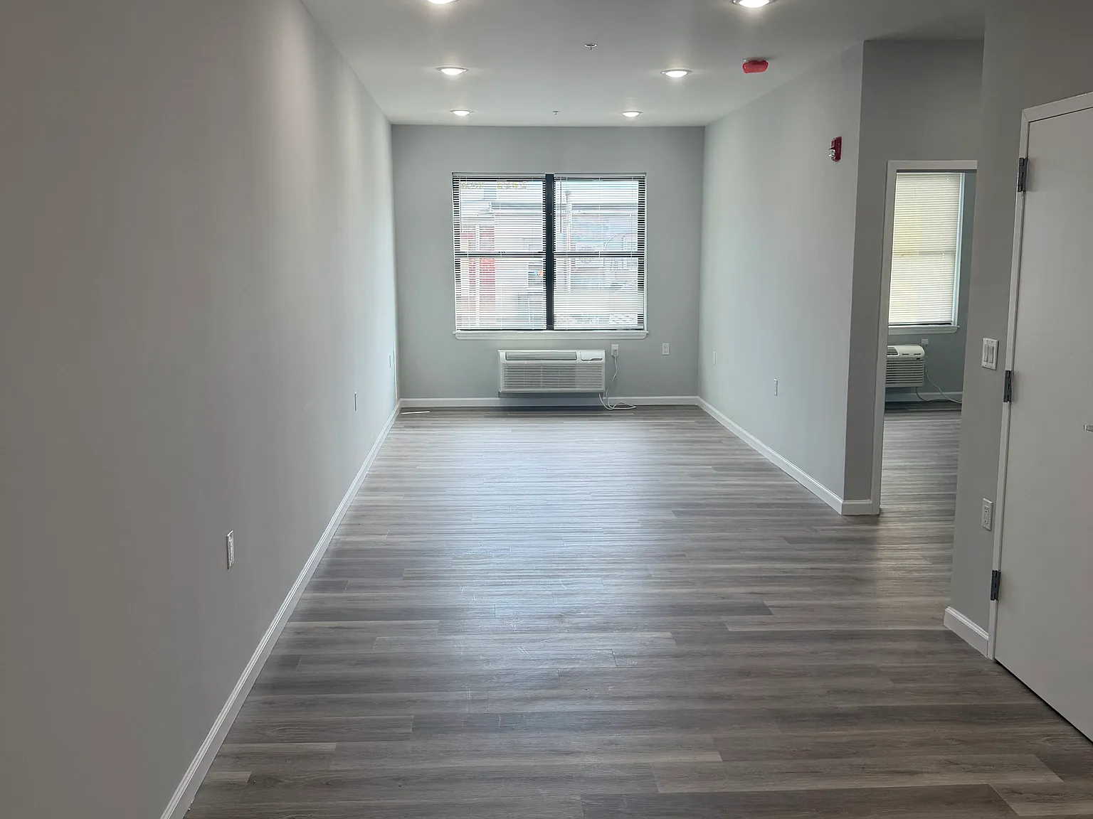 1 bed, $2,045 — Photo 3