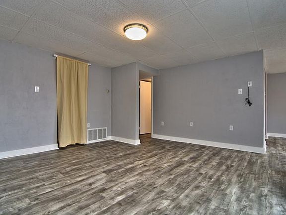 3rd image of 100 Parkway Blvd APT 12