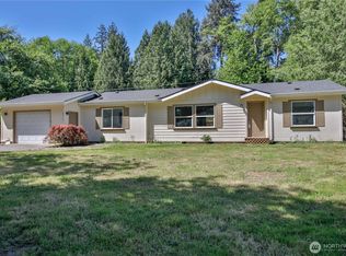 4717 Hansen Dr, Clinton, WA 98236