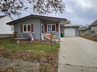 512 W 5th St, Graceville, MN 56240