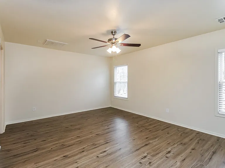 5710 S 21st Pl — Photo 10