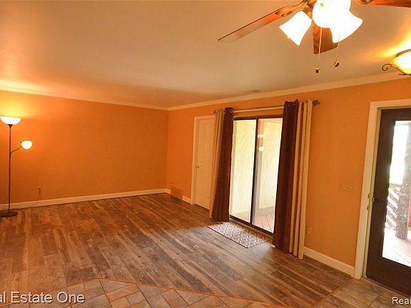 3rd image of 16452 Clarkson Dr #16452