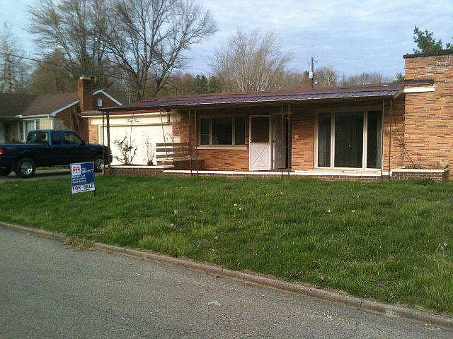 1st image of 44 Westlawn Ave