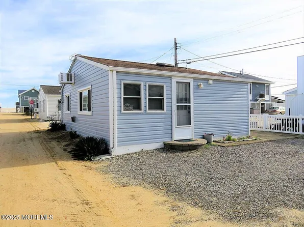 23 E Penguin Way, Lavallette, NJ 08735