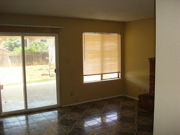 5th image of 26183 Ferndale Ct
