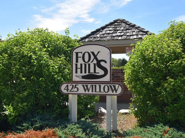 425 West Willow COURT #208, Fox Point, WI 53217