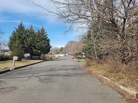 5th image of 74 Kettle Creek Dr