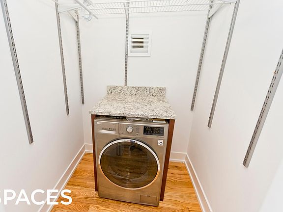 3rd image of 2900 N Mildred Ave APT 1B