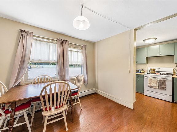 5th image of 48 Manor Ct #48