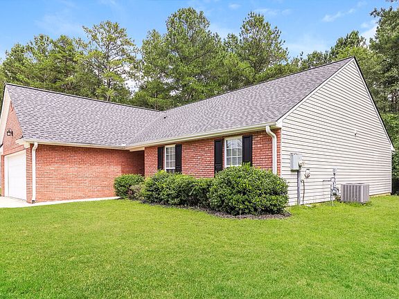 3rd image of 22 Mountain Ct